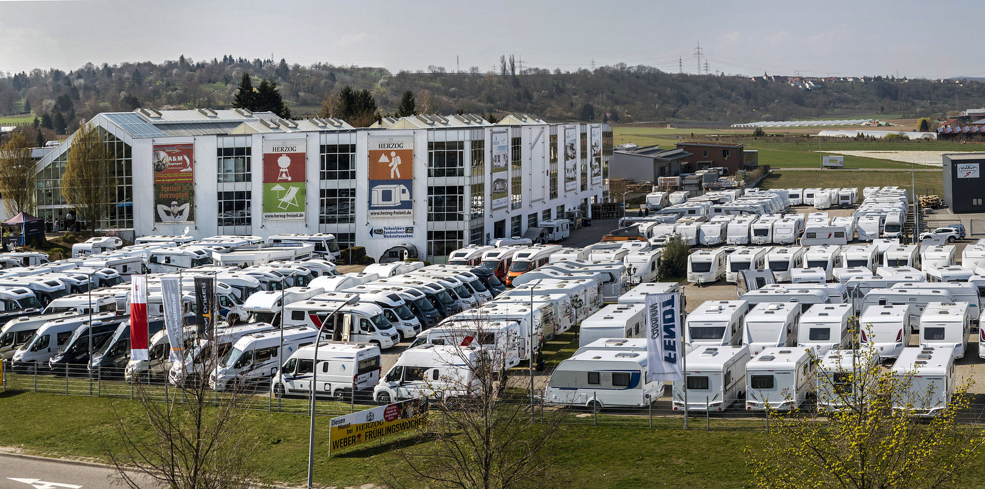 Wohnmobile und Wohnwagen kaufen bei Ihrem Fachhändler im Raum Heilbronn-Stuttgart